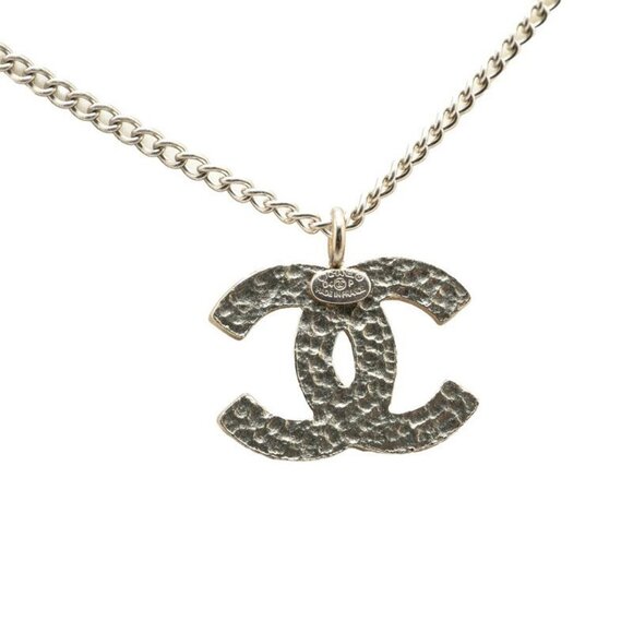 CHANEL CC Logo White Enamel Necklace 17" Silver Tone 04P Auth w/Box #2237 - Picture 1 of 5